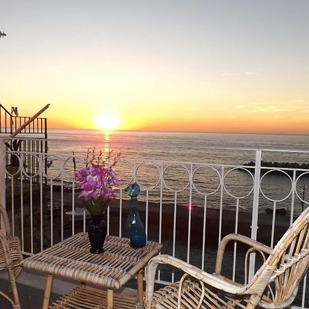 Casa Vacanze Porto Delle Gatte Санта-Мария-ди-Кастеллабате Экстерьер фото