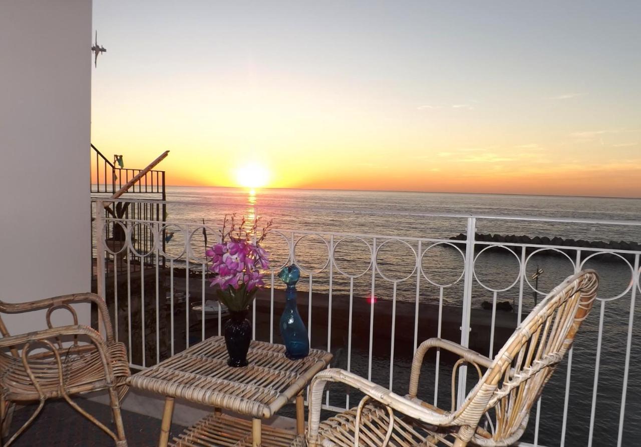 Casa Vacanze Porto Delle Gatte Санта-Мария-ди-Кастеллабате Экстерьер фото