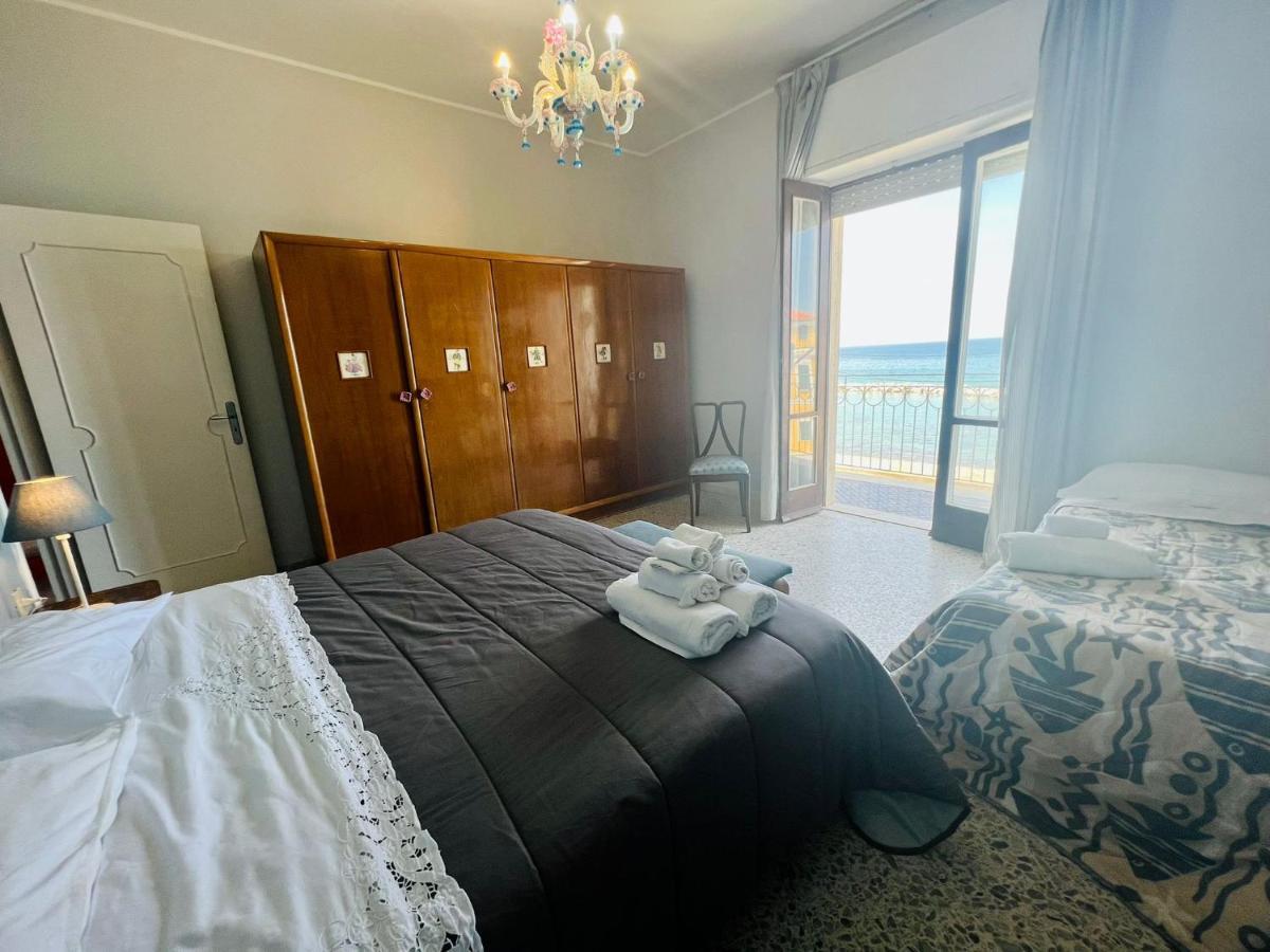 Casa Vacanze Porto Delle Gatte Санта-Мария-ди-Кастеллабате Экстерьер фото