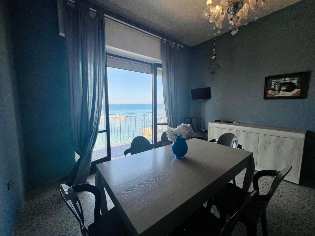 Casa Vacanze Porto Delle Gatte Санта-Мария-ди-Кастеллабате Экстерьер фото
